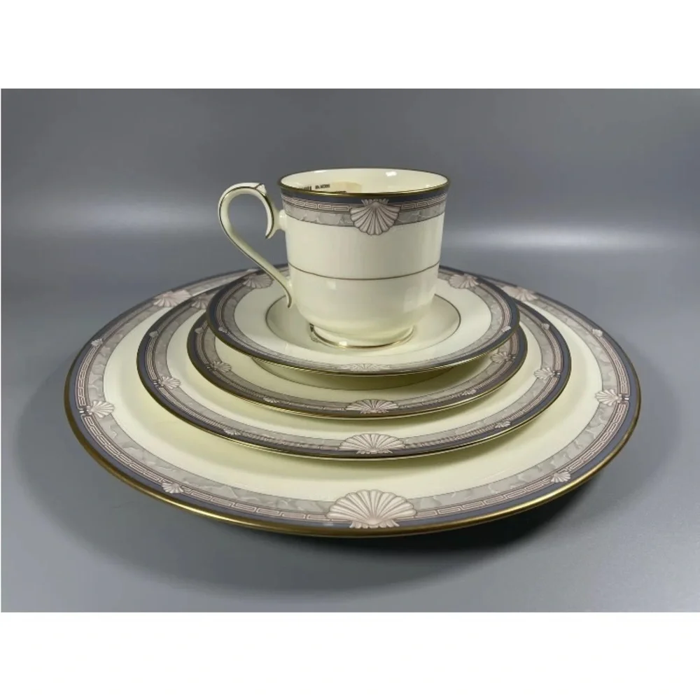 New Noritake Stanford Court #9748 5 PC Place Setting Discontinued Goregous - Picture 1 of 2